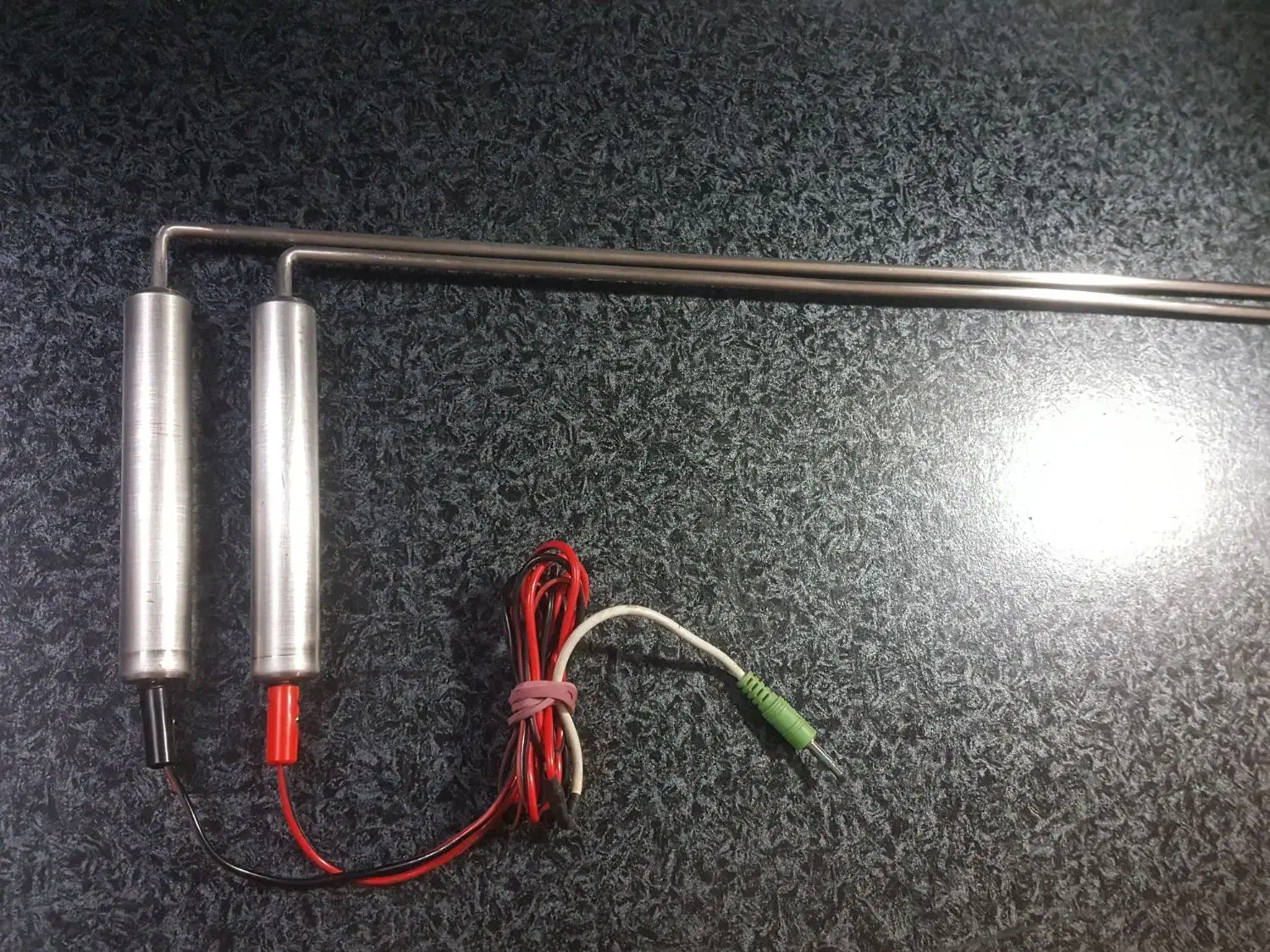 شاقول با وسایل|کلکسیون اشیاء عتیقه|اصفهان, آبشار|دیوار