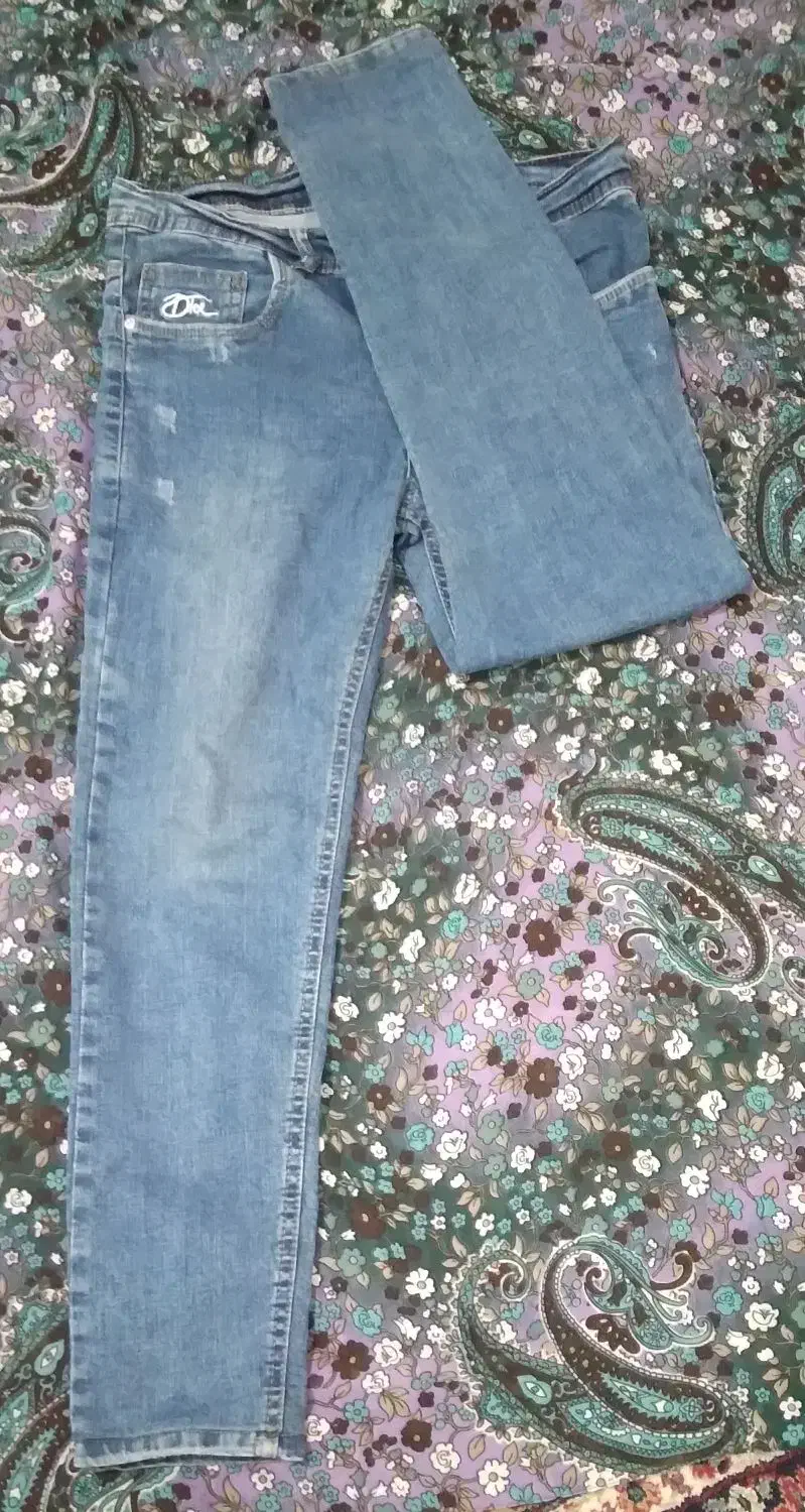 شلوار|لباس|قم, نیروگاه|دیوار