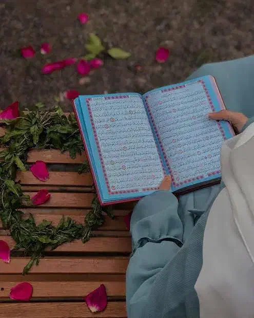 استخاره|کتاب و مجله ادبی|کرج, جهان‌شهر|دیوار