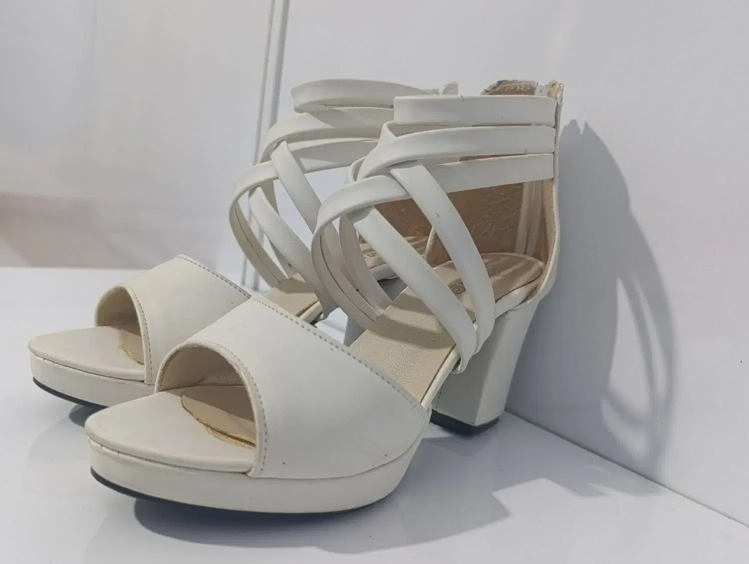 کفش مجلسی|کیف، کفش، کمربند|سبزوار, قائم|دیوار