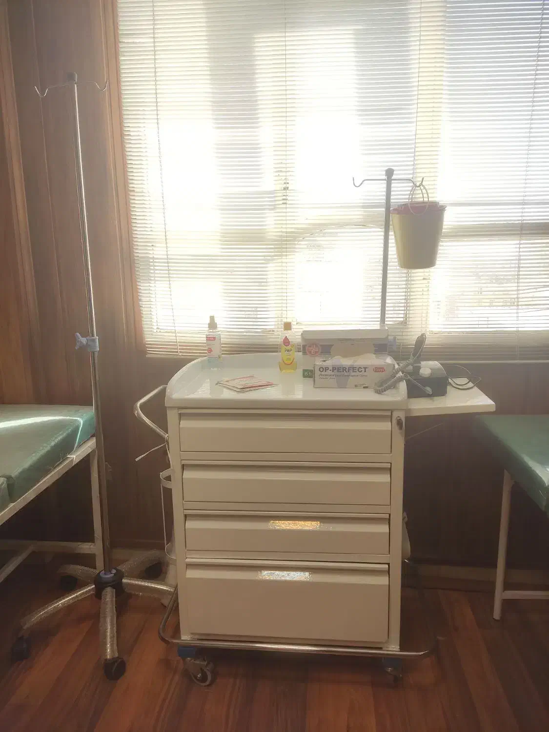 تخت و ترالی اورژانس|پزشکی|کرج, کوی امامیه|دیوار