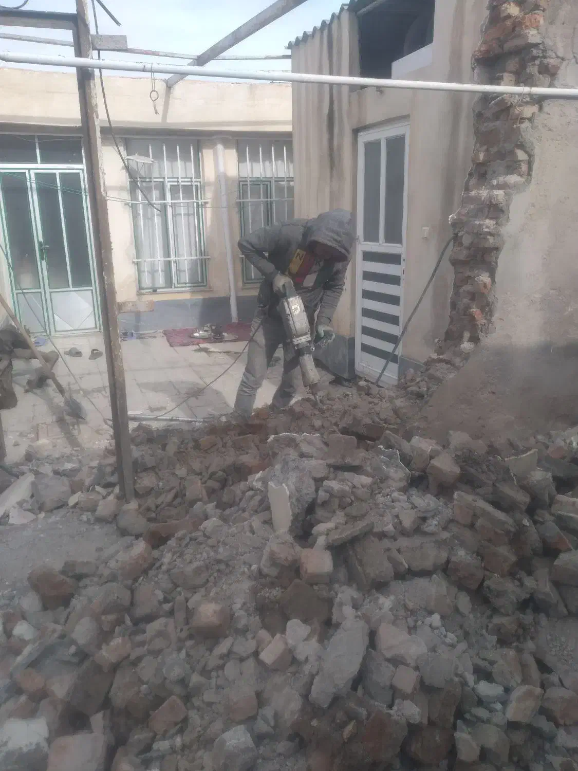 تخریب ساختمان برادران قاسمی|خدمات پیشه و مهارت|اردبیل, |دیوار