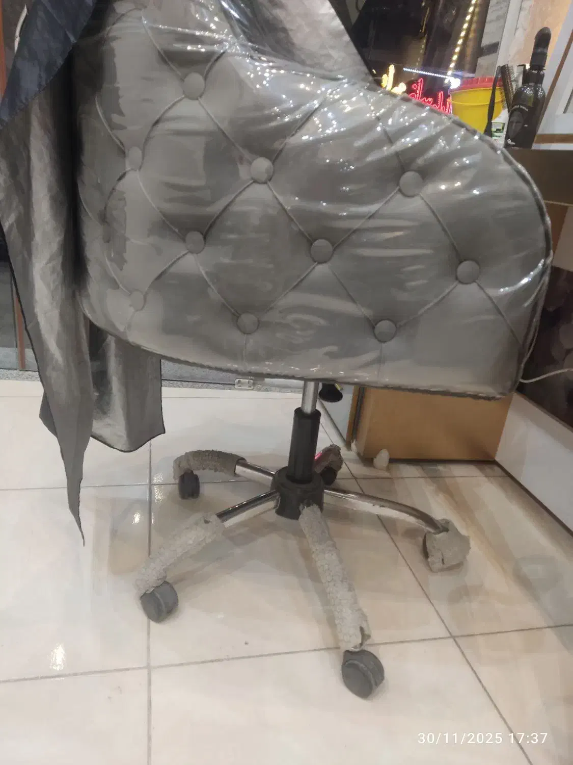 صندلی چرخدار و ثابت اداری آرایشگاهی باشگاهی|صندلی و نیمکت|شهرضا, |دیوار