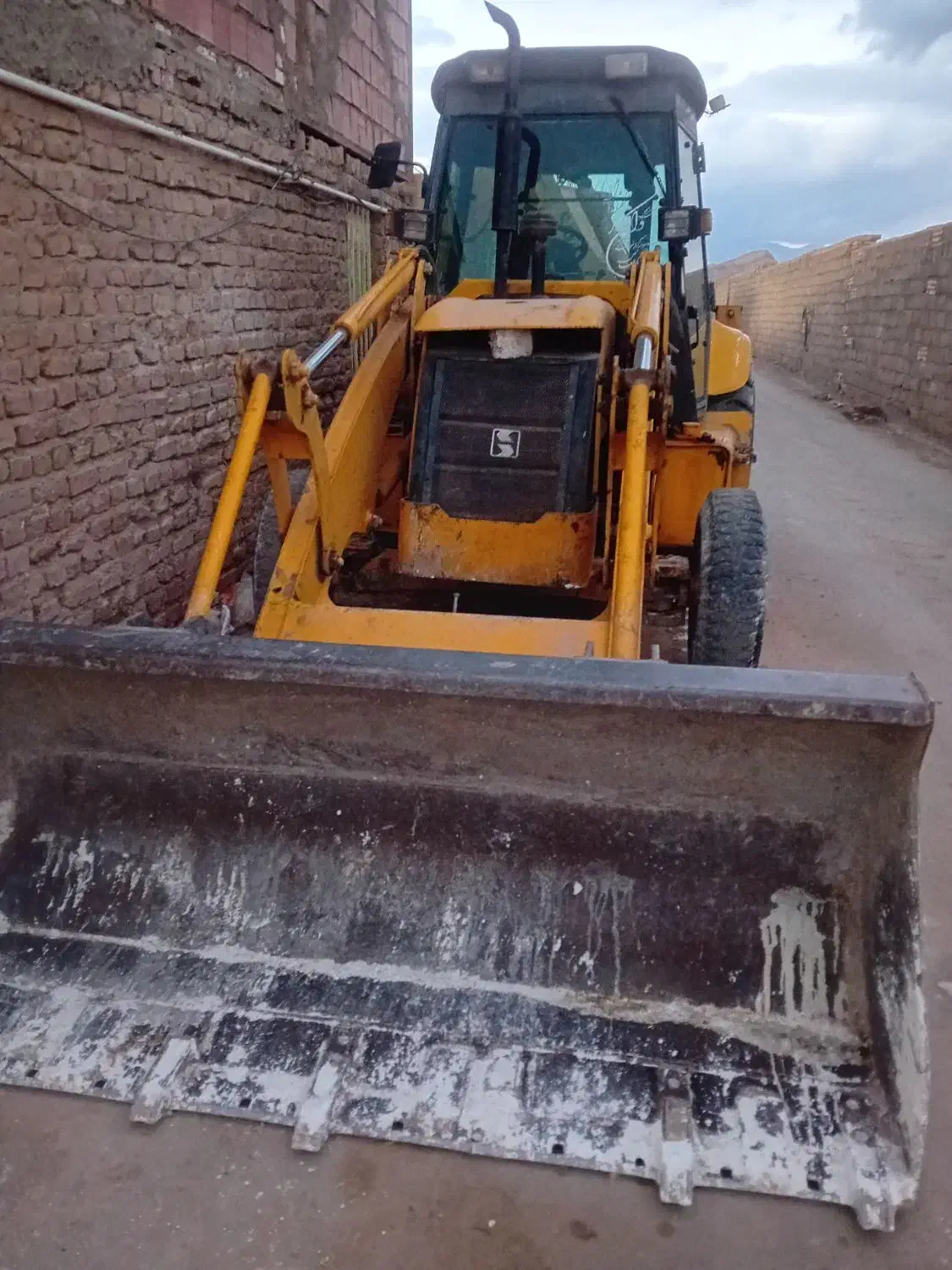 بیل بهکو لودر خاور کمپرسی ....|خدمات حمل و نقل|کرمان, |دیوار