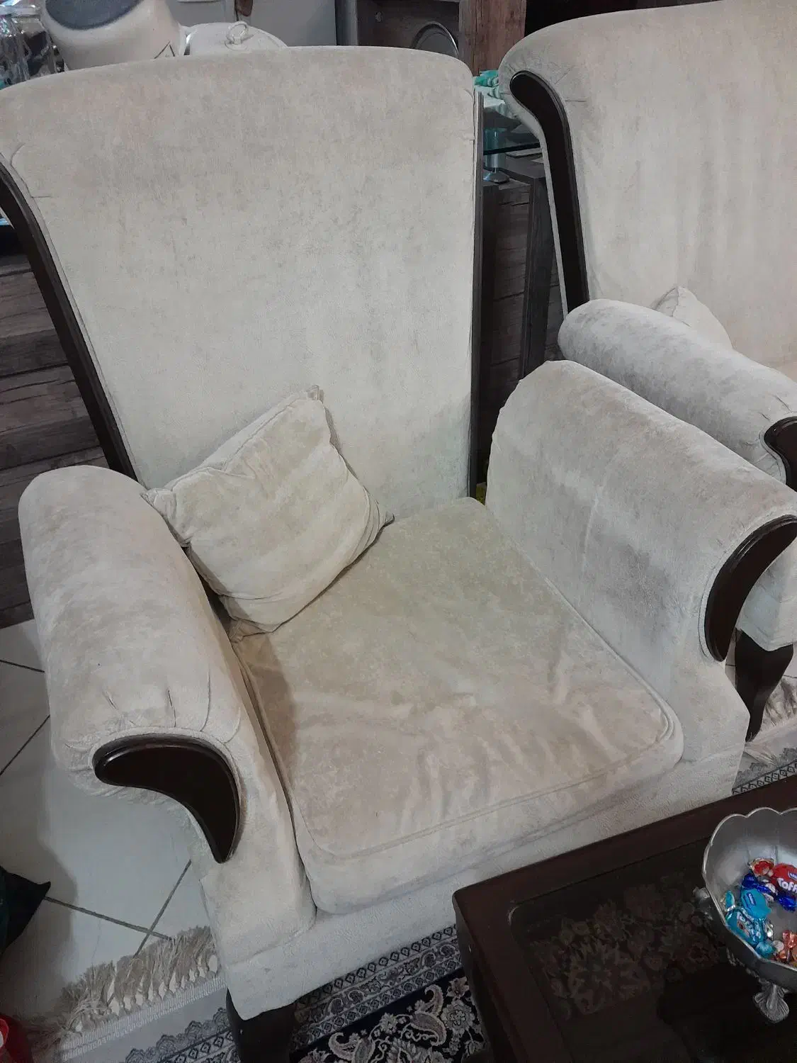 مبل راحتی ۷ نفره با ۳ میز|مبلمان خانگی و میز عسلی|مشهد, چهارچشمه|دیوار