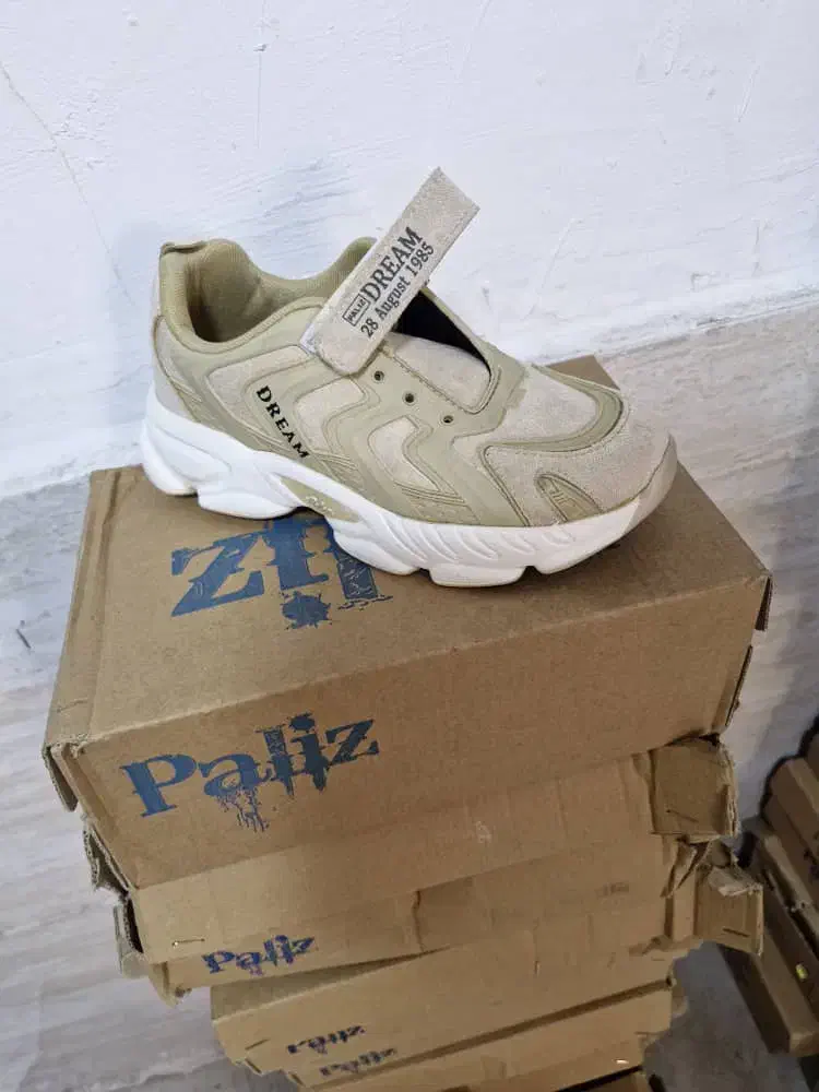 کتونی بچه گانه|کیف، کفش، کمربند|پاکدشت, پاکدشت (مامازند)|دیوار