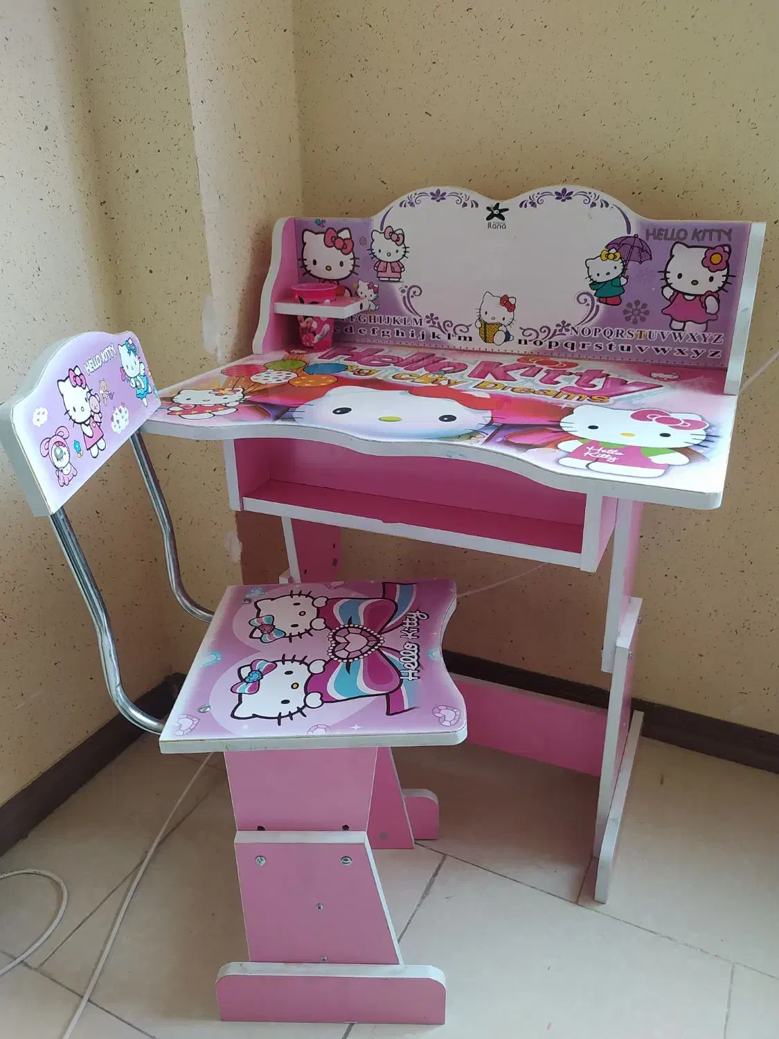میز تحریر کودک|اسباب و اثاث بچه|صدرا-فارس, فاز ۱|دیوار