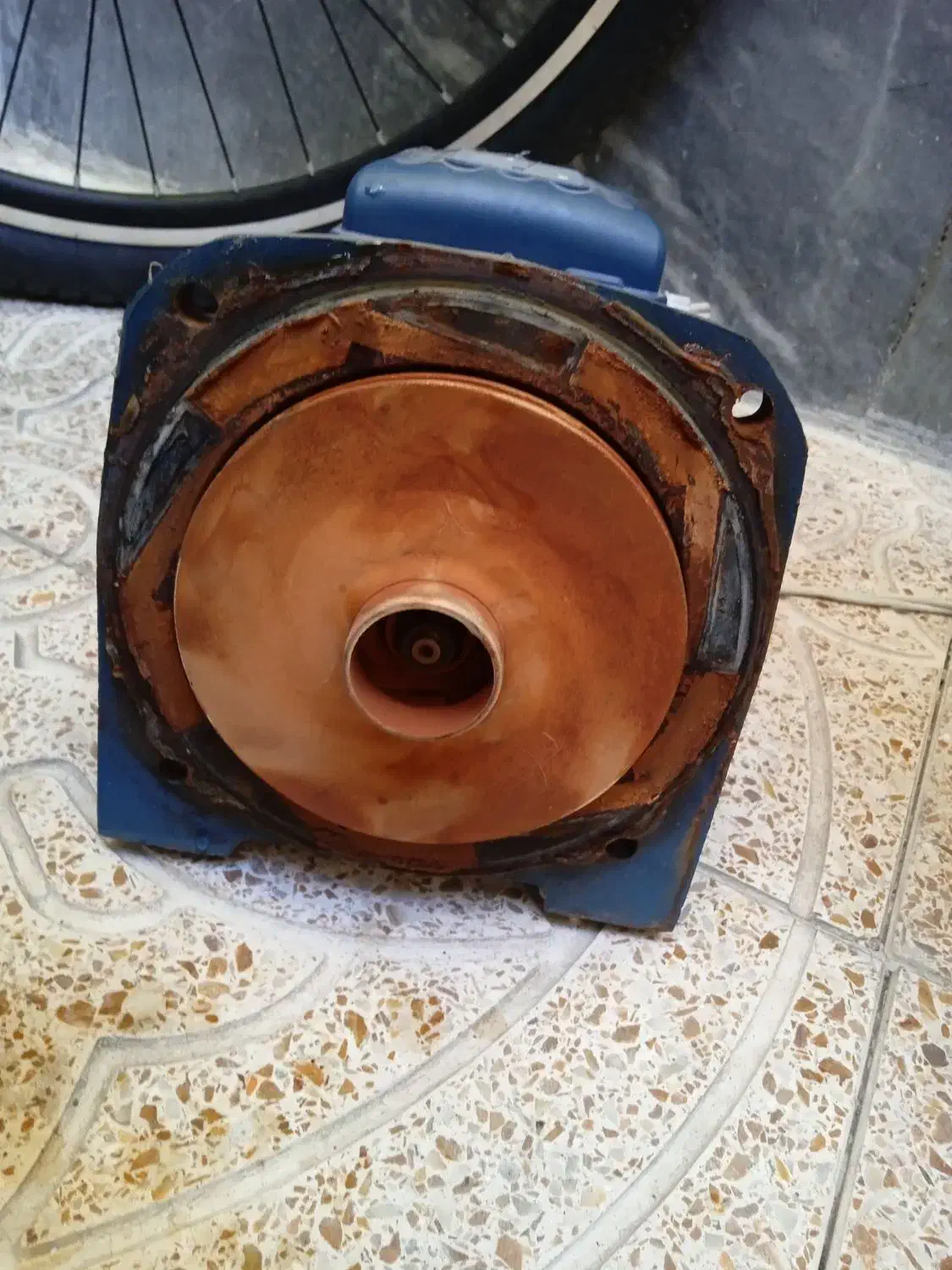 تعمیر ونصب پمپ آب ،شیر آلات توالت فرنگی درمحل|خدمات پیشه و مهارت|تبریز, |دیوار