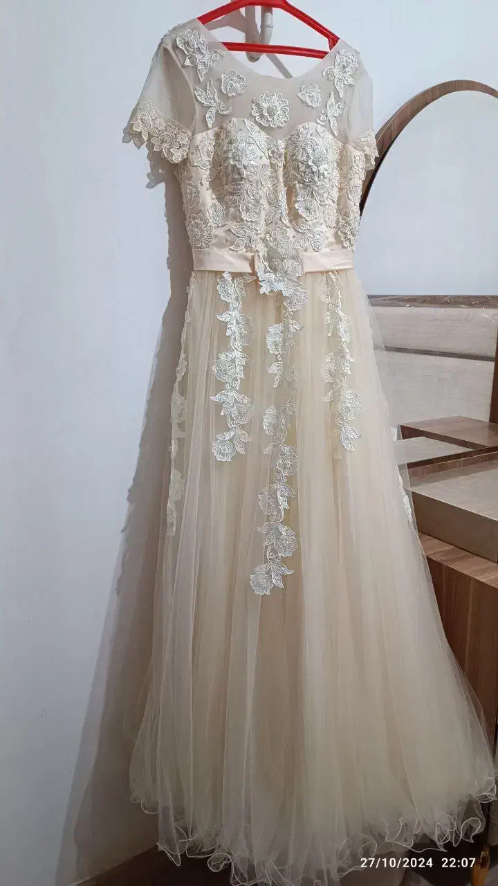 لباس مجلسی در حد نو(یکبار استفاده شد)ه|لباس|رشت, فلسطین|دیوار