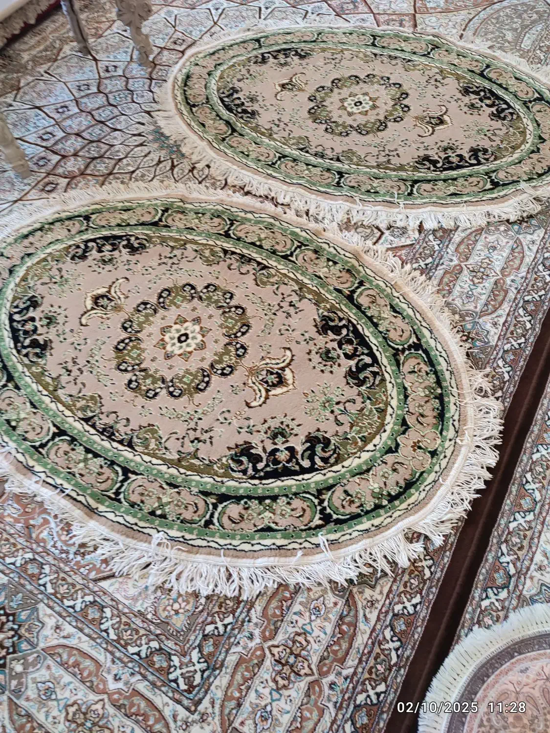 دو عدد فرش بیضی در حد نو|فرش|تبریز, |دیوار