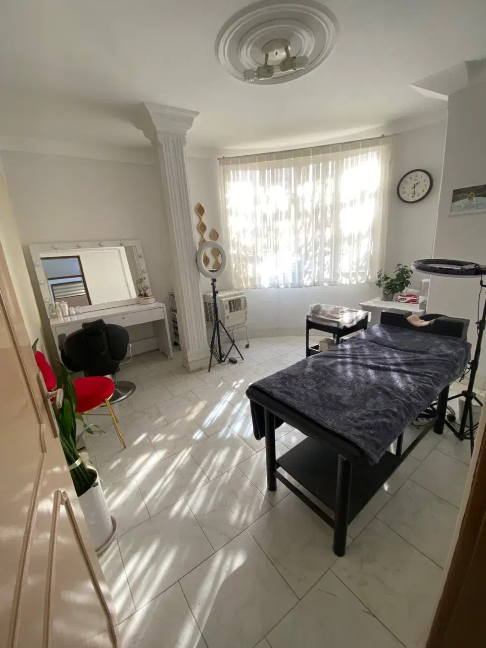 اجاره اتاق در سالن زیبایی|اجارهٔ دفتر کار، اتاق اداری، مطب|زنجان, |دیوار