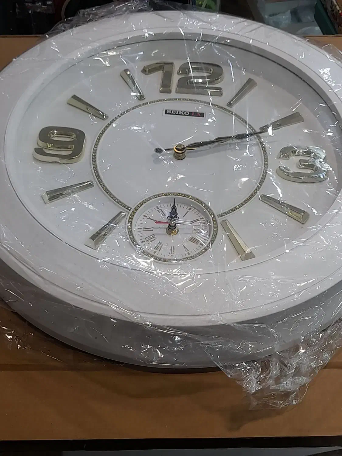 ساعت|ساعت دیواری و تزئینی|کرج, بنیاد|دیوار