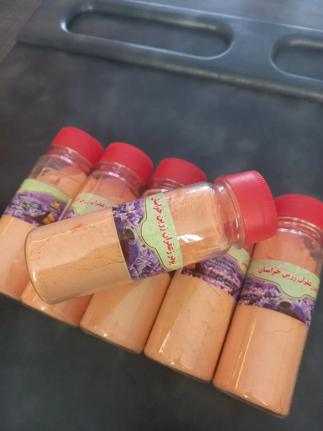 پت نمکپاش بودر زعفران صدوبیست گرم فقط ۲۷۰۰۰ ت|خوردنی و آشامیدنی|تهران, شهر زیبا|دیوار