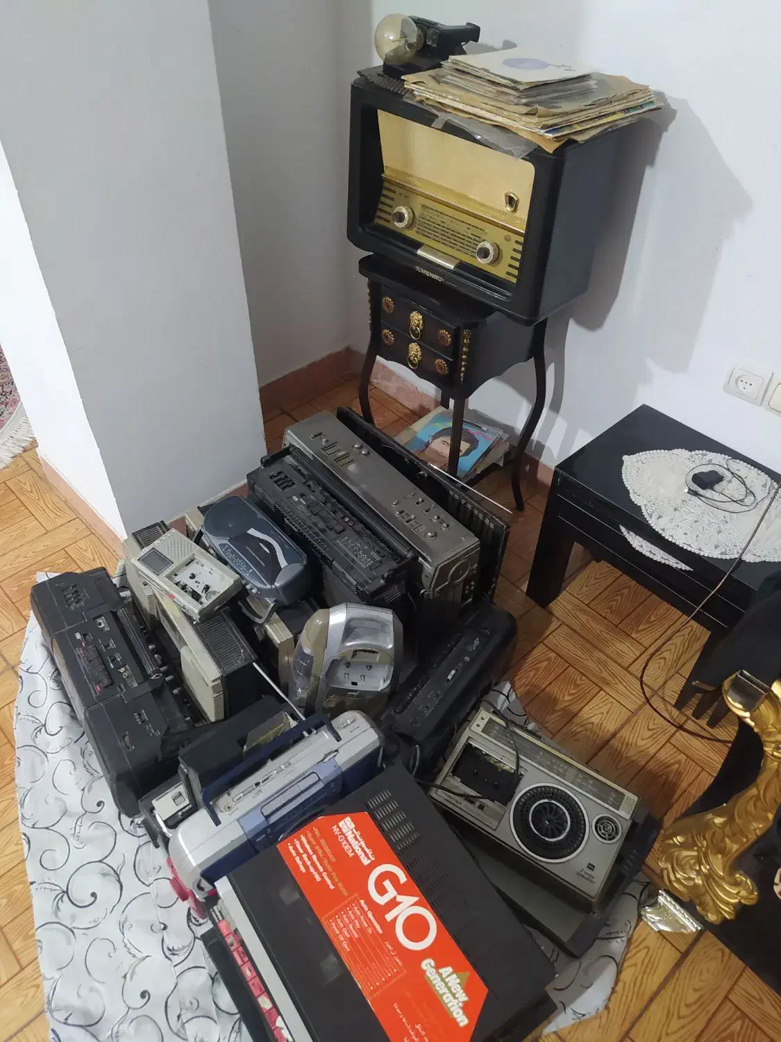 رادیو ضبط کاست گرام ویدیوvhs لب تاپ تلویزیون قدیمی|کلکسیون اشیاء عتیقه|کرمانشاه, |دیوار