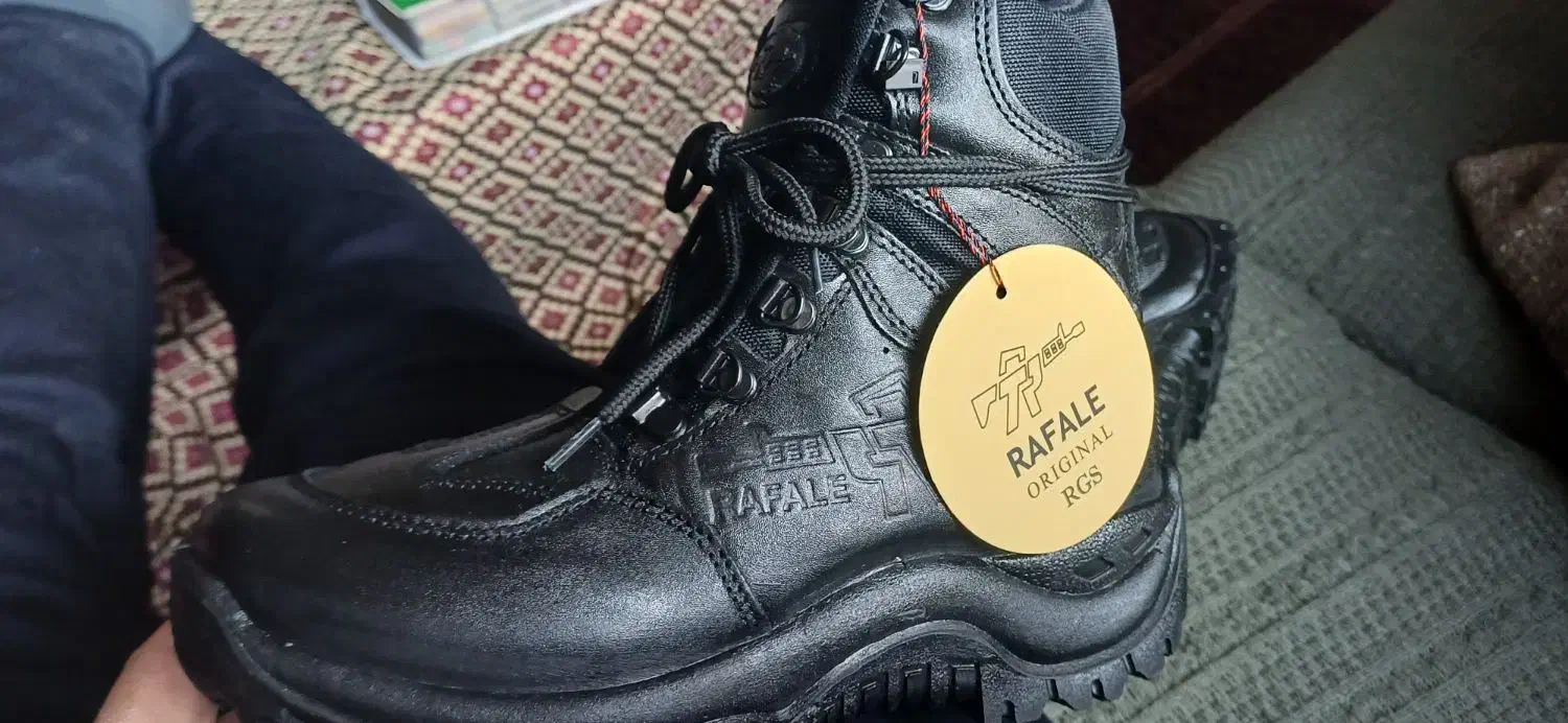 پوتین  ولادیمیر|کیف، کفش، کمربند|دماوند, گیلاوند|دیوار