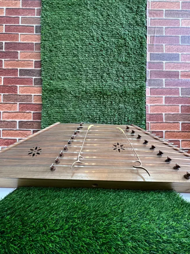 سنتور|سازهای سنتی|خواف, |دیوار