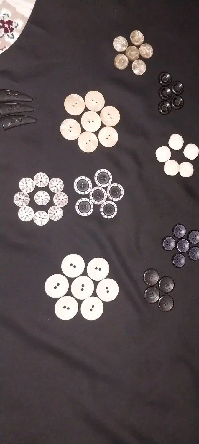 تعدادی دکمه وملزومات خیاطی|لوازم خیاطی و بافتنی|قم, دانش|دیوار