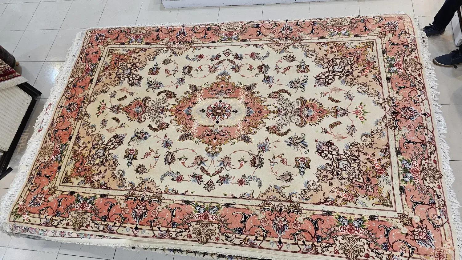 فرش دستباف خطیبی سرستون|فرش|تبریز, |دیوار