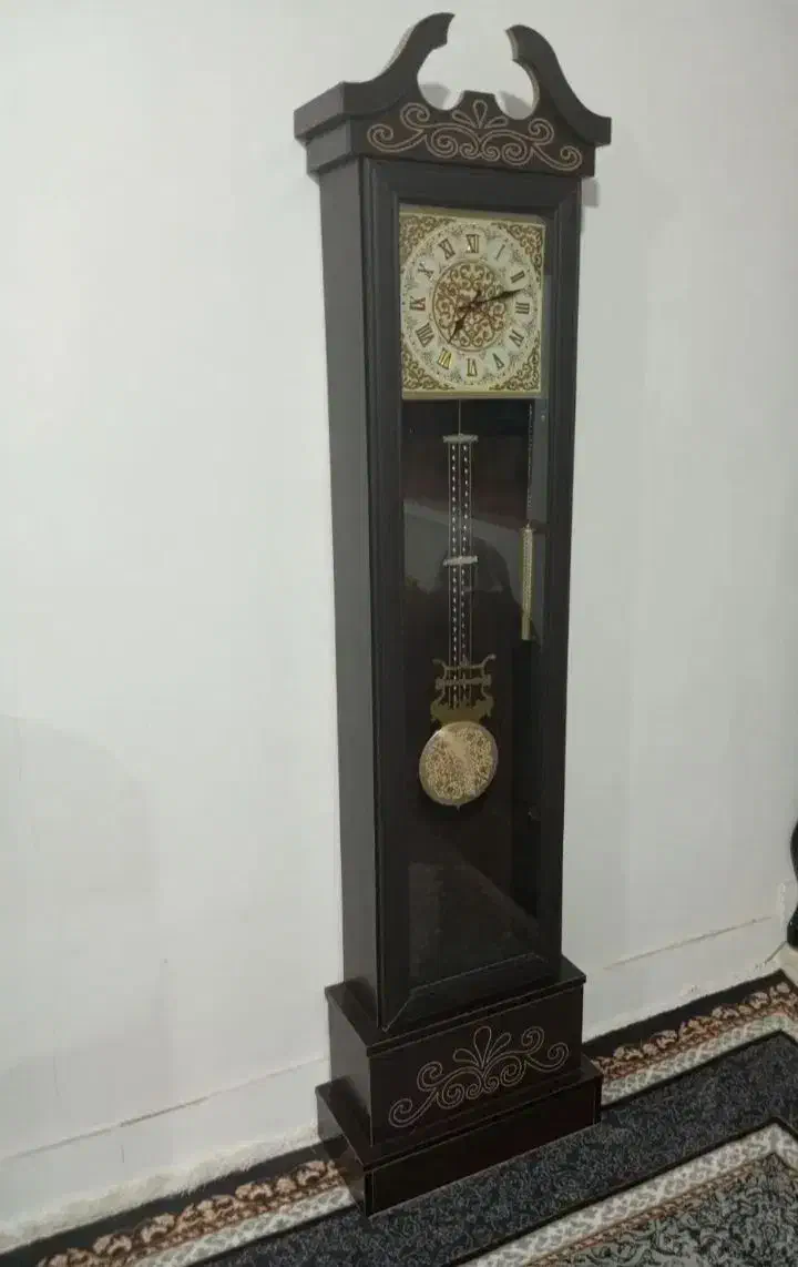 ساعت|ساعت|نیشابور, هفده شهریور|دیوار