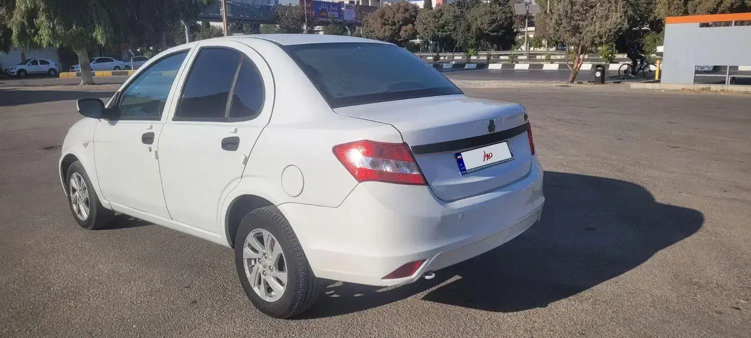 ساینا فول مدل ۹۷سفید تمیز بکر مناسب|خودرو سواری و وانت|شیراز, قالیشویی|دیوار