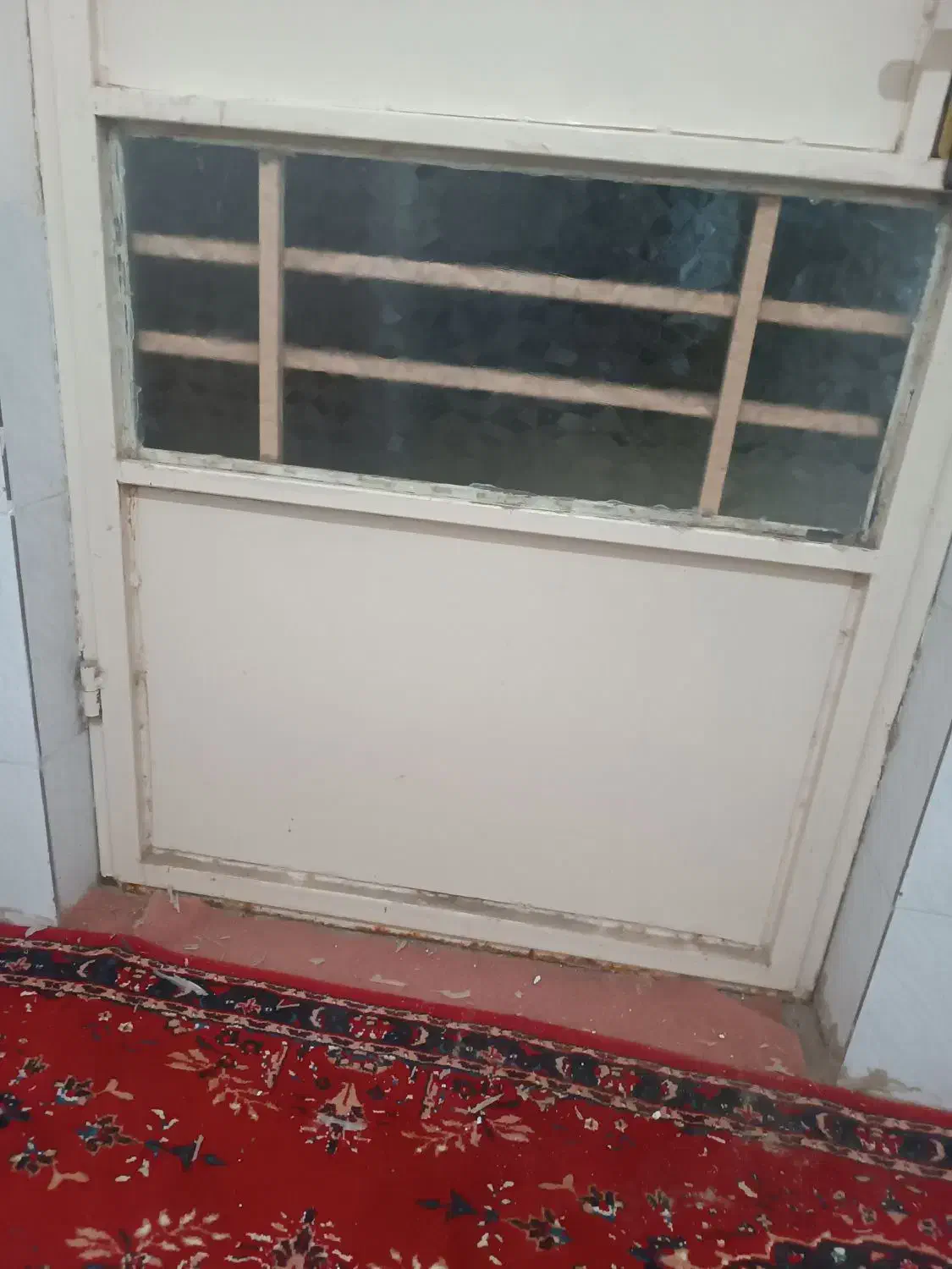 اتاق|اجارهٔ آپارتمان|بم, |دیوار