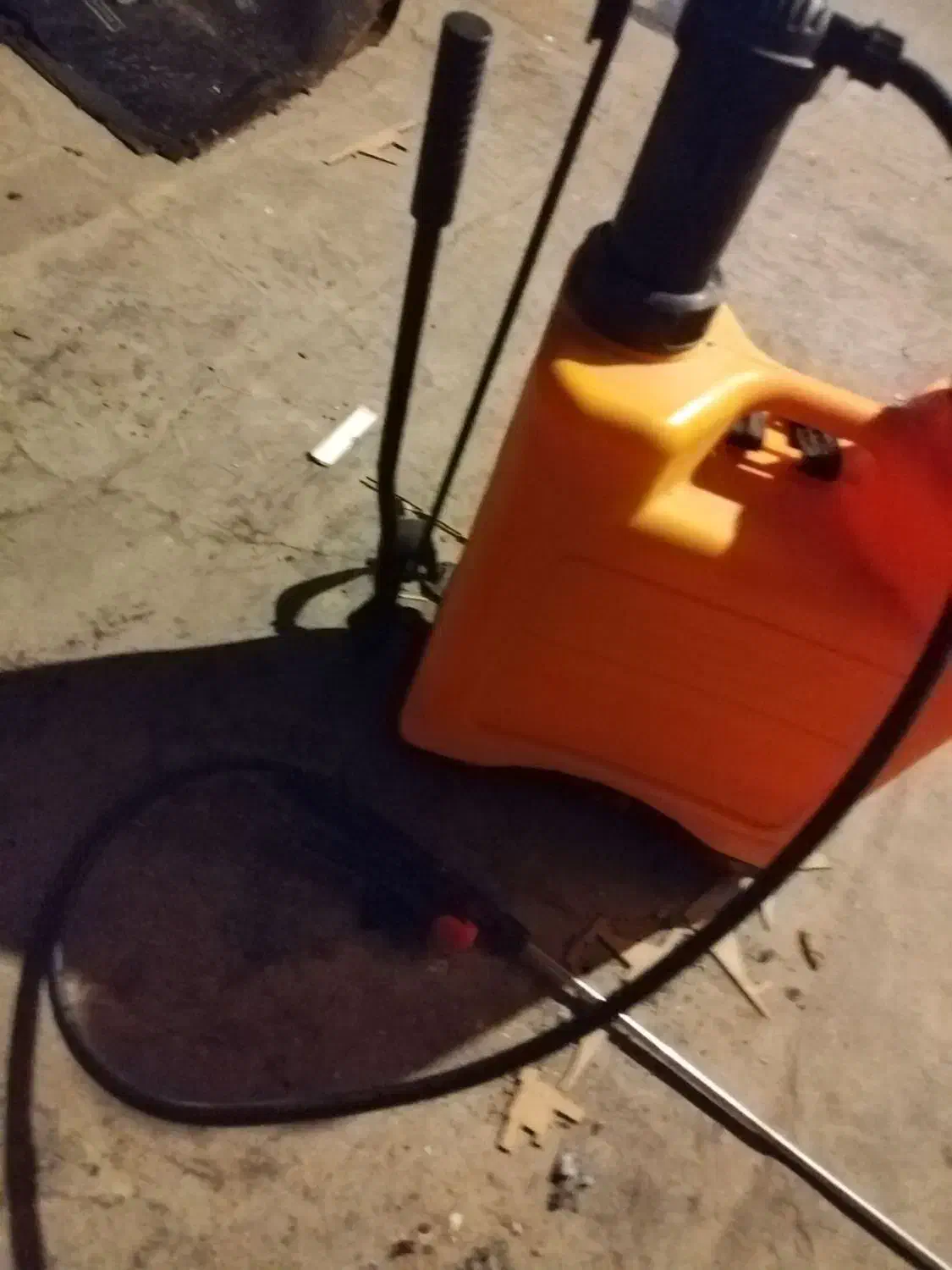 سمپاش|ابزارآلات|مشهد, کارمندان دوم|دیوار