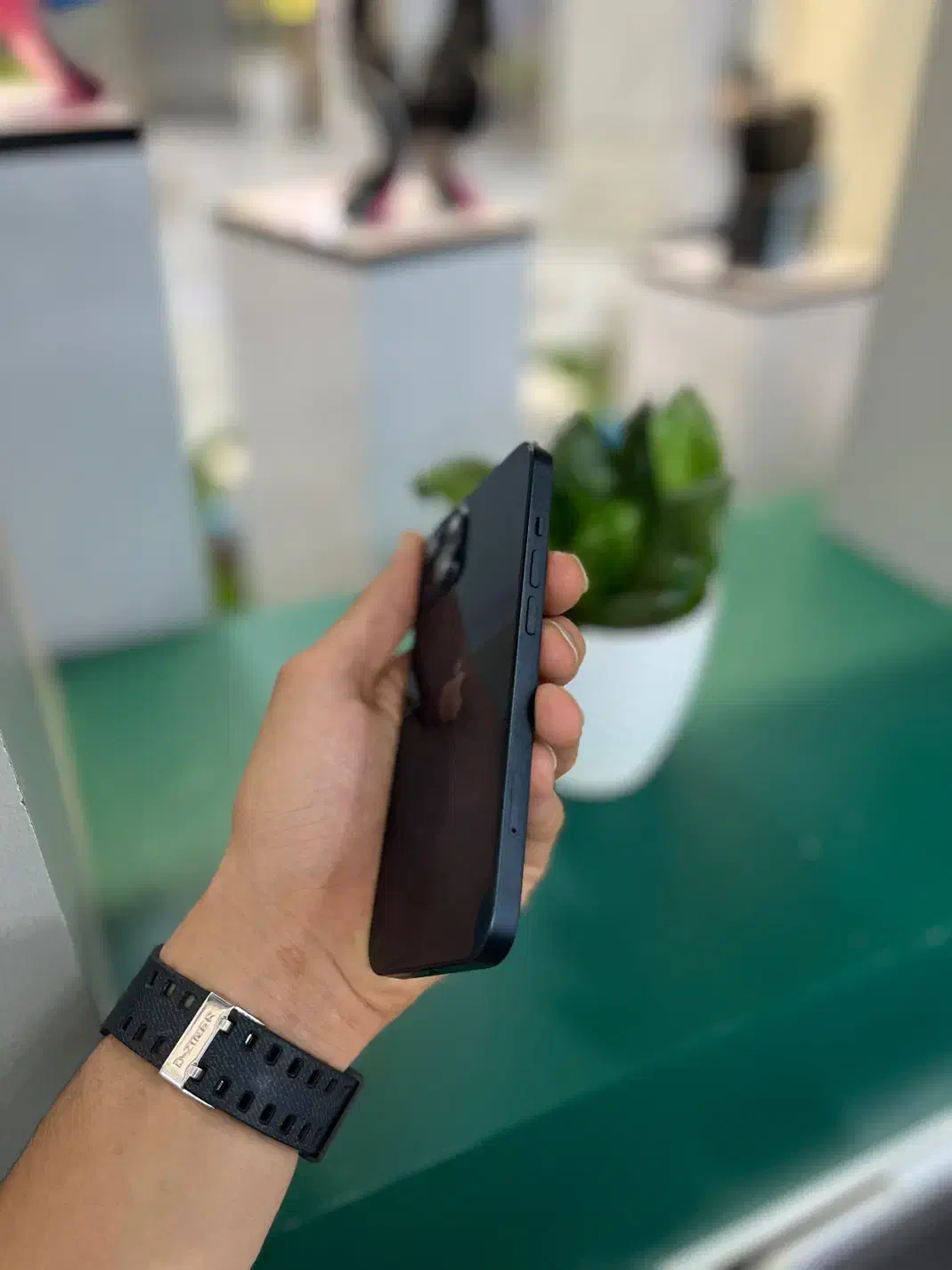 ایفون۱۳مشکی(نقدواقساط)|موبایل|اصفهان, جلفا|دیوار