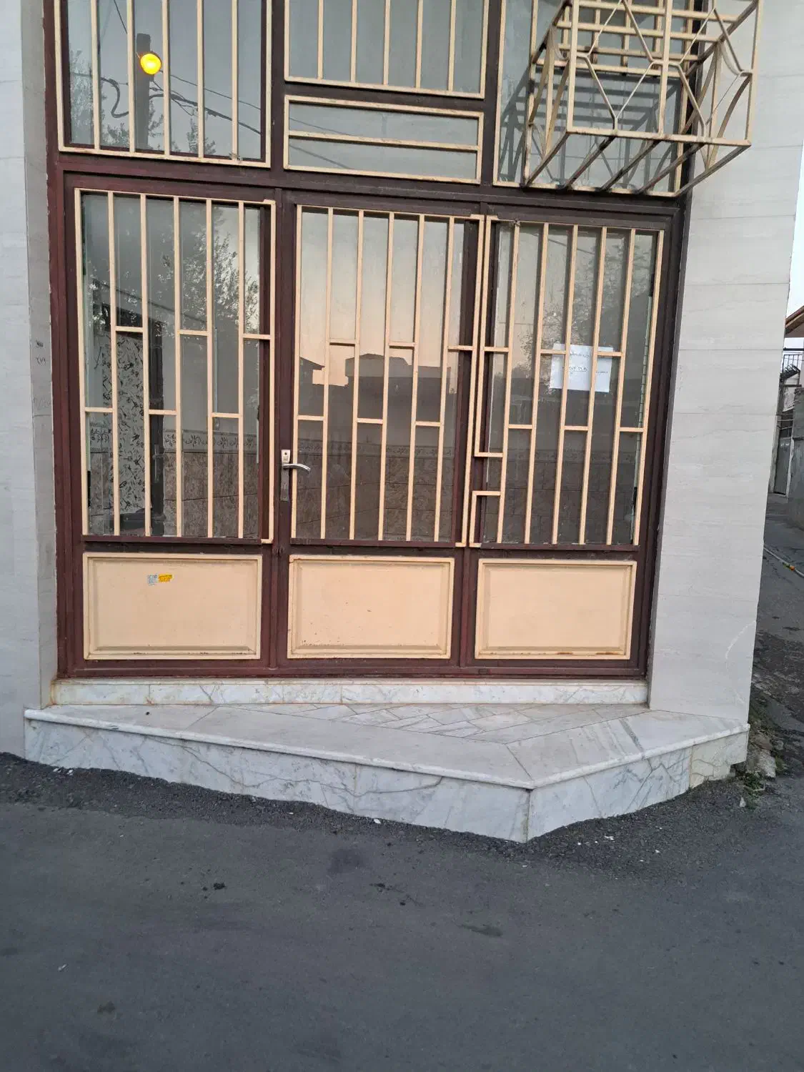 اجاره مغازه خوش قیمت کوچه ۱۰ متری|اجارهٔ مغازه و غرفه|آزادشهر, |دیوار