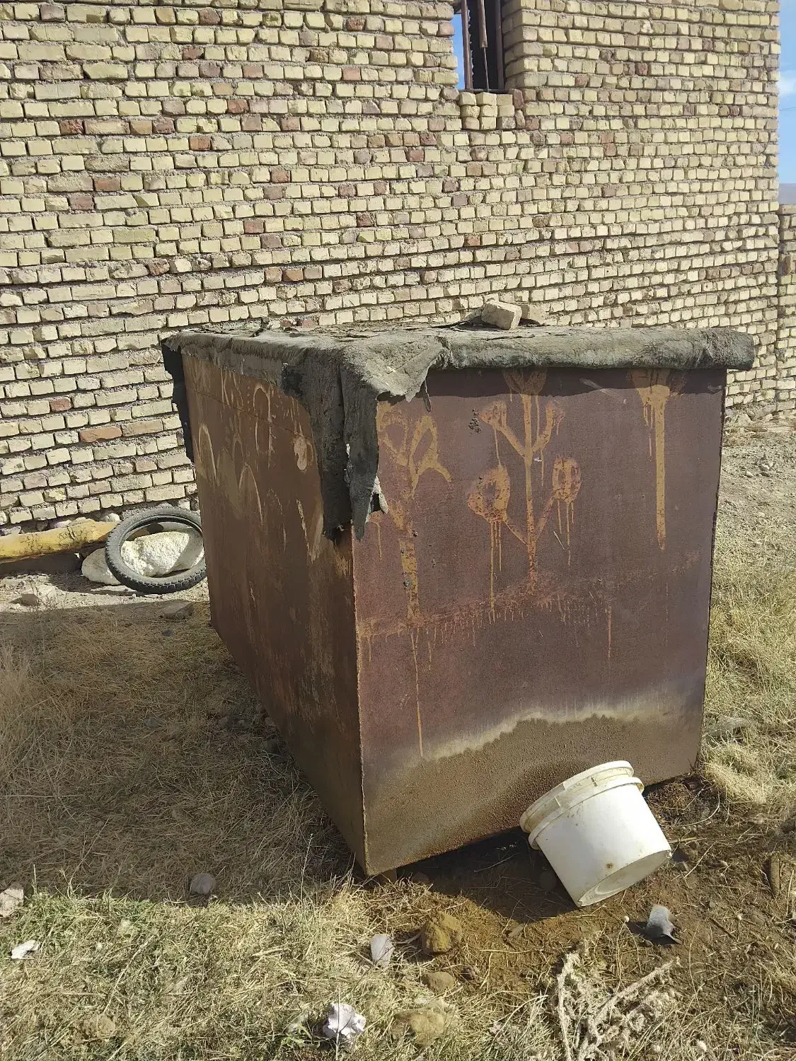 تانکر۲۰۰۰ لیتری|ماشین‌آلات صنعتی|اسفراین, |دیوار