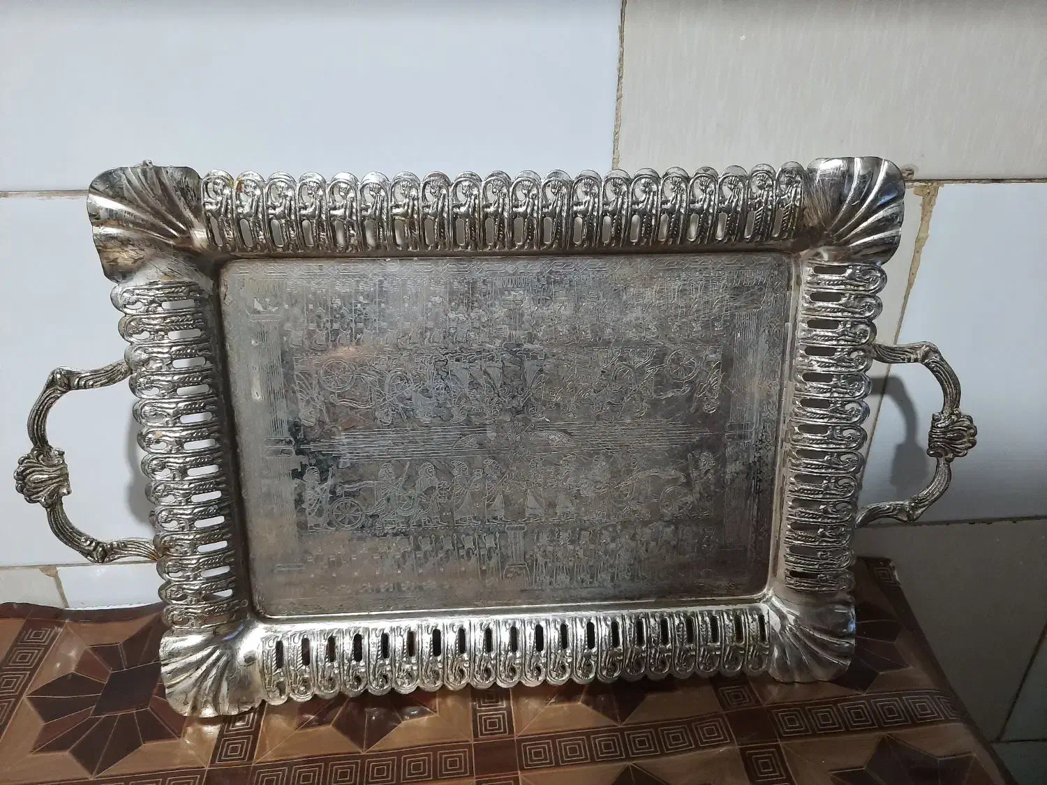 سینی قدیمی|کلکسیون اشیاء عتیقه|چمران, |دیوار