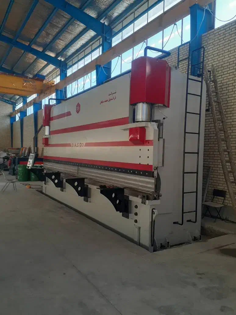 فروش دستگاه برک 400تن 7متری|ماشین‌آلات صنعتی|همدان, |دیوار