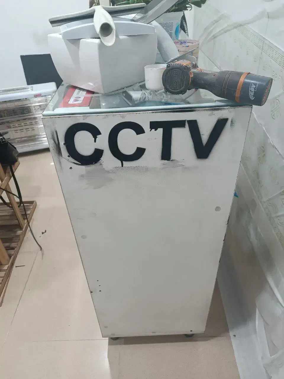 ویترین کمد دار|بوفه، ویترین، کنسول|فولادشهر, مسکن مهر فولادشهر|دیوار