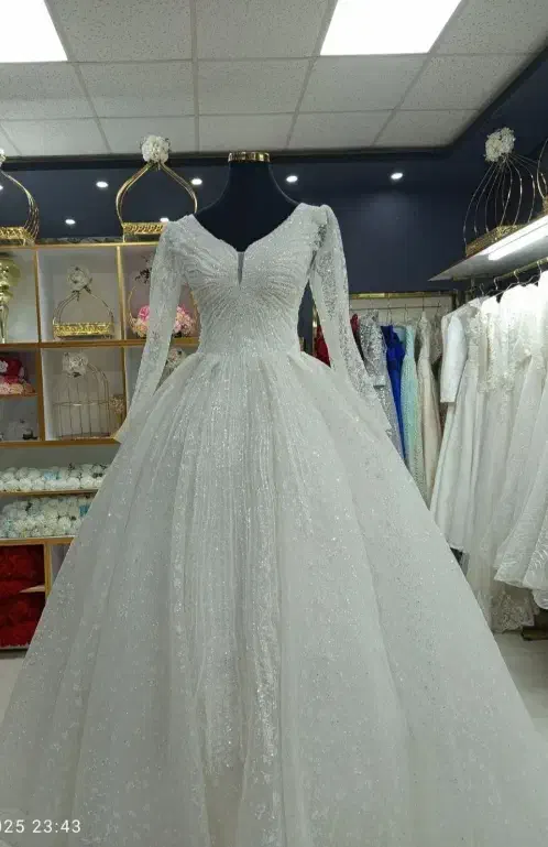 تخفیف ویژه لباس عروس و حنا بندان|لباس|یزد, |دیوار