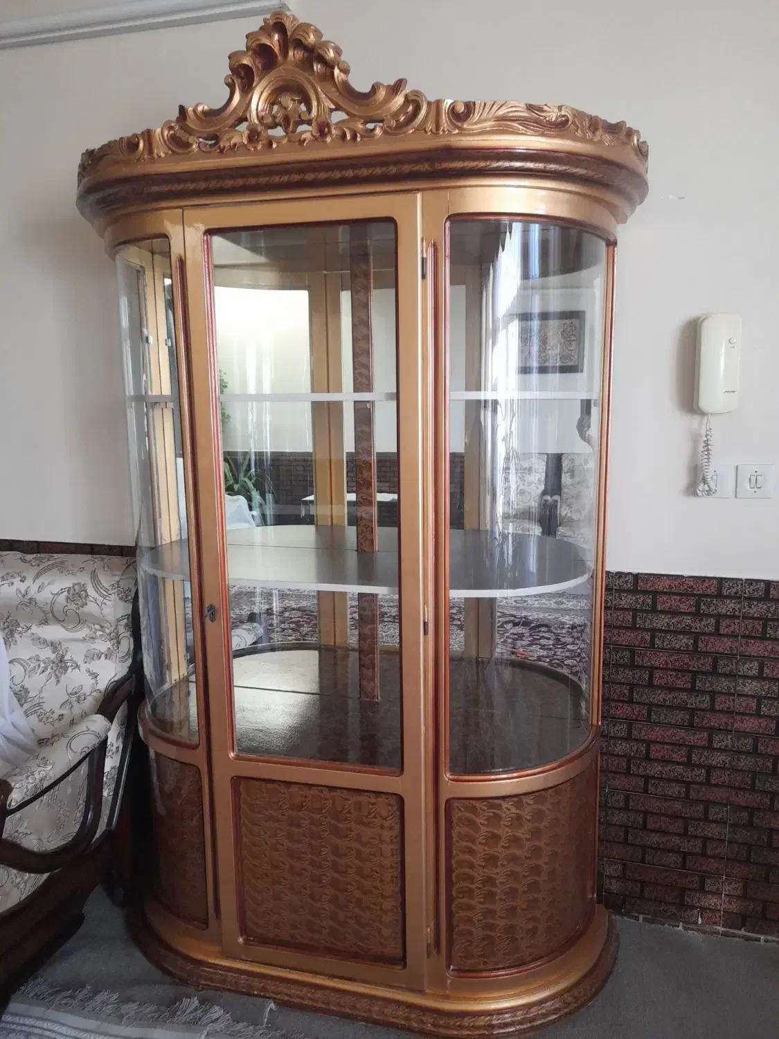 ویترین درحد نو سالم بدون خط خش|بوفه، ویترین، کنسول|تیران, |دیوار