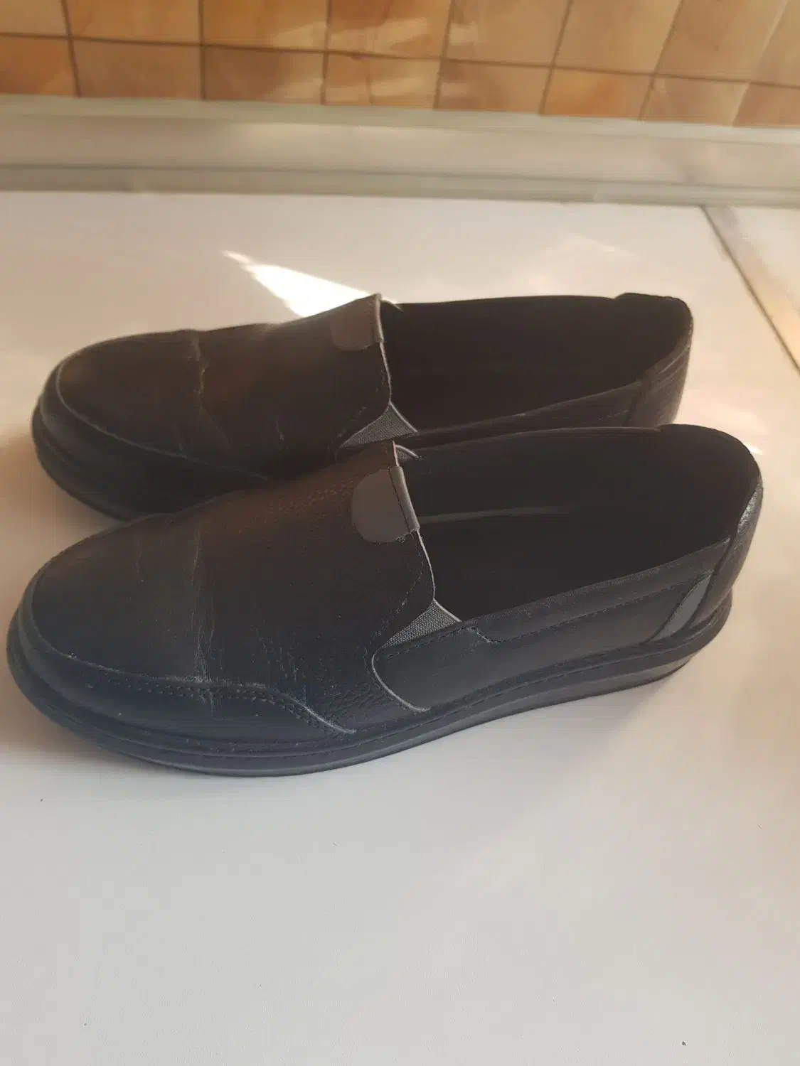 کفش|کیف، کفش، کمربند|تهران, نیروی دریایی|دیوار