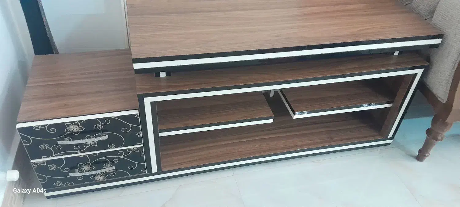 زیر تلویزیونی|میز تلویزیون|رشت, گیل|دیوار