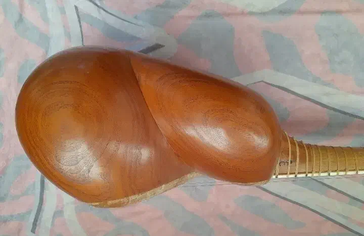 تار|سازهای سنتی|نیشابور, پنجراه|دیوار