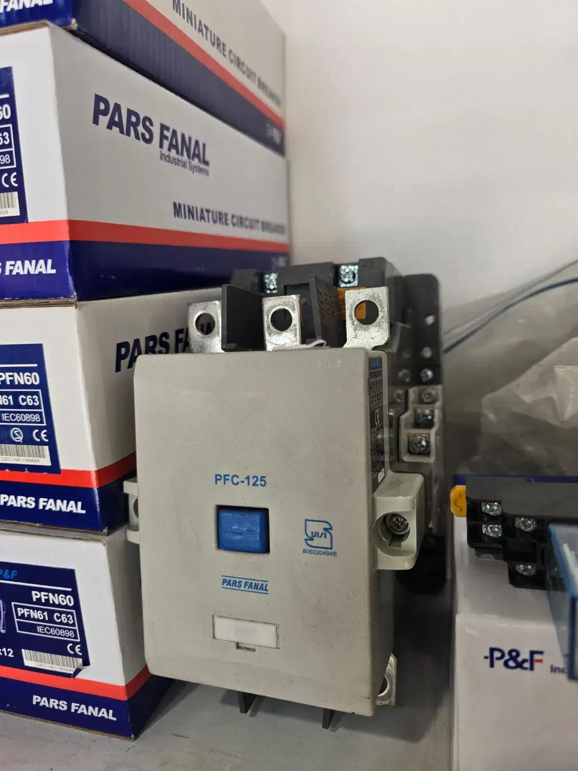 کنتاکتور ۱۲۵ آمپر پارس فانال|مصالح و تجهیزات ساختمان|کوهسار (البرز), |دیوار