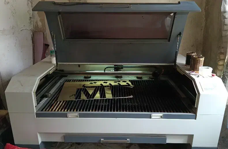 خدمات حکاکی و برش لیزر|خدمات پیشه و مهارت|تهران, خزانه|دیوار