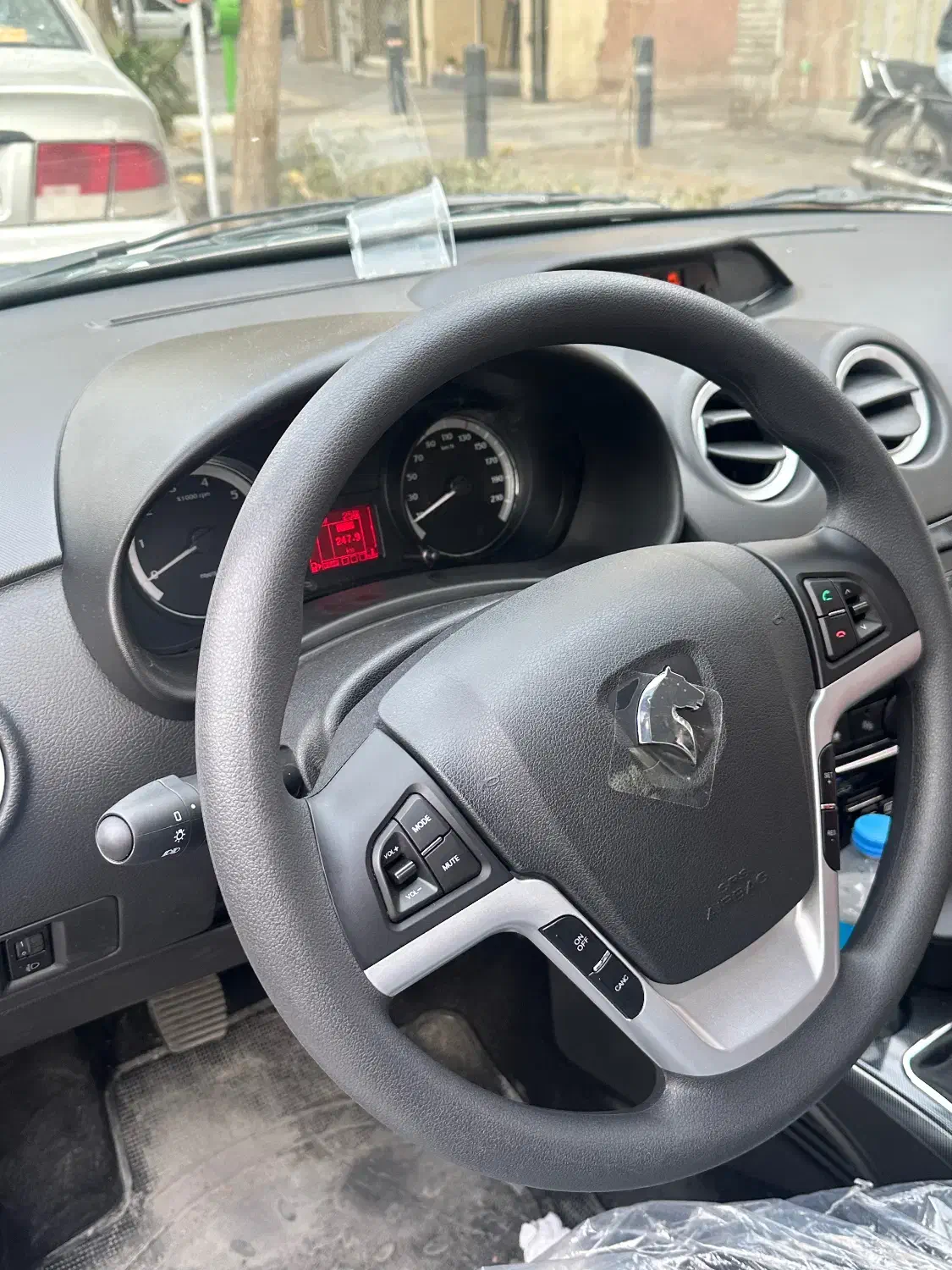 رانا پلاسtu5pفول صفر خشک1404|خودرو سواری و وانت|فولادشهر, B2|دیوار