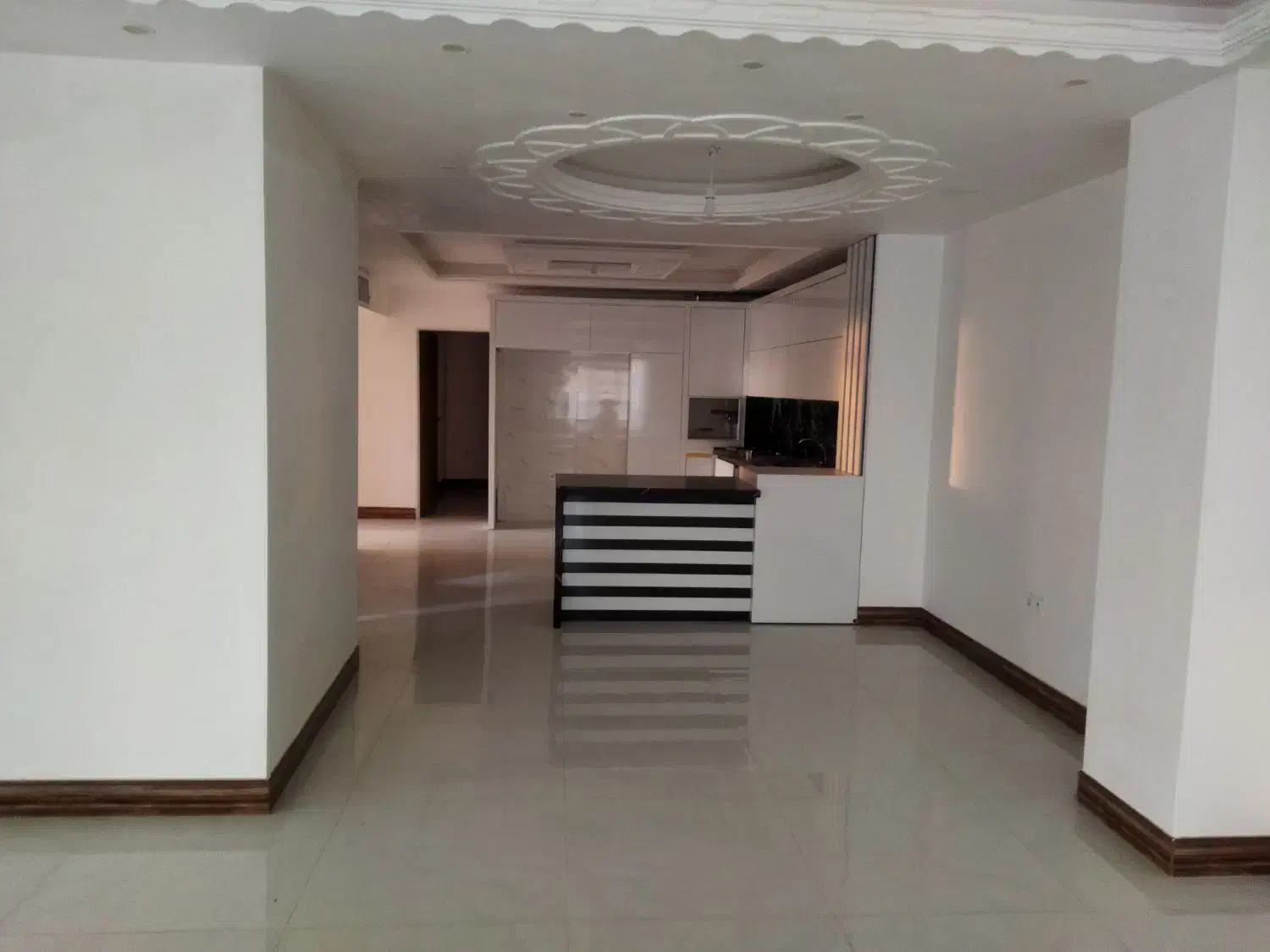 آپارتمان تک واحدی خیابان پارک|فروش آپارتمان|ملایر, |دیوار