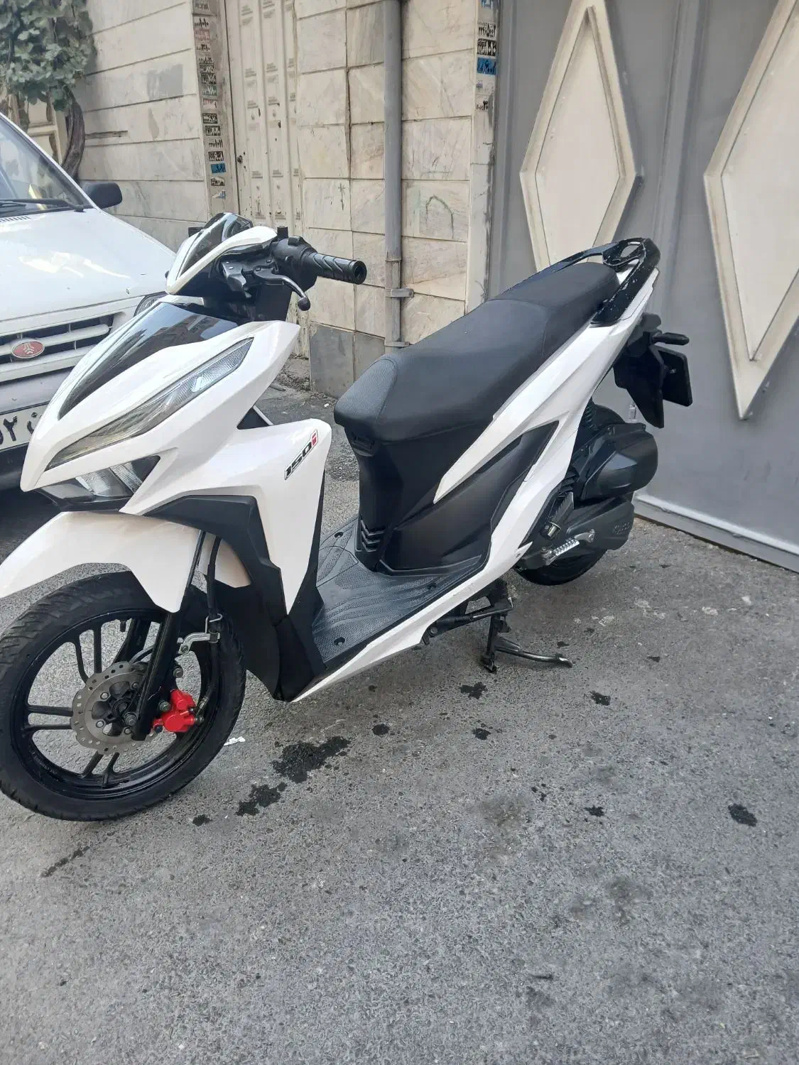 کیلیک ۱۵۰|موتورسیکلت|ری, شهادت|دیوار