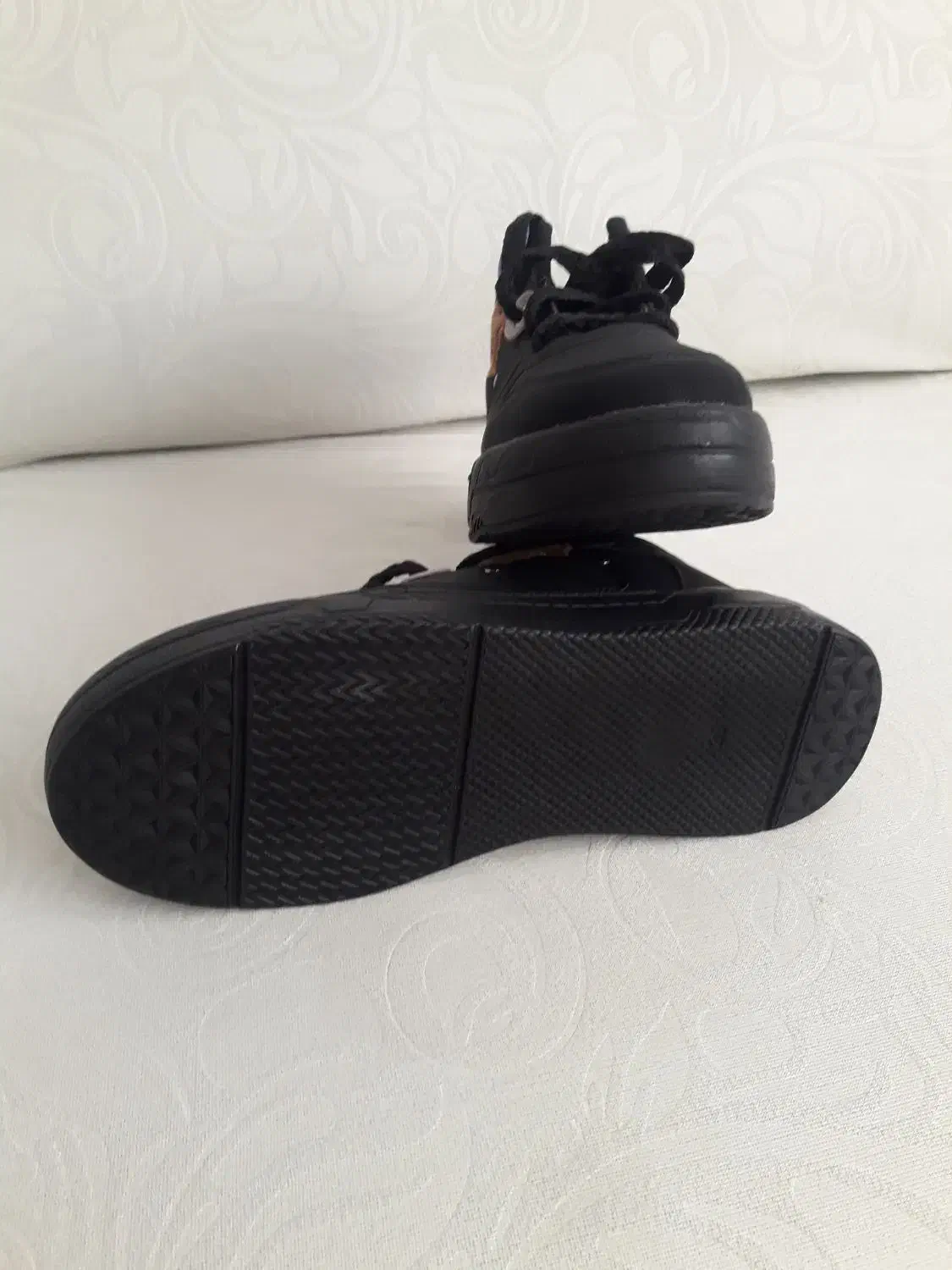 کتونی زنانه|کیف، کفش، کمربند|ازنا, |دیوار