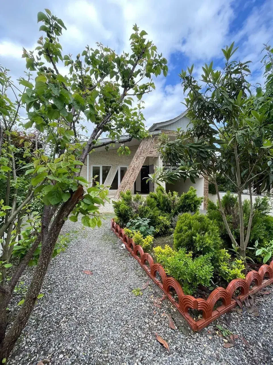 ویلا نیم پیلوت مشجر سنددار شهرک پرتغال|فروش خانه و ویلا|امامزاده عبدالله, |دیوار