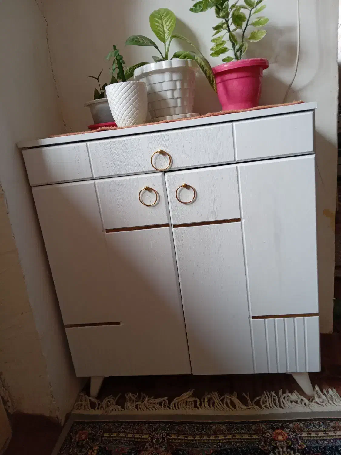 جاکفشی سفید|جاکفشی، کمد، دراور|نقده, |دیوار