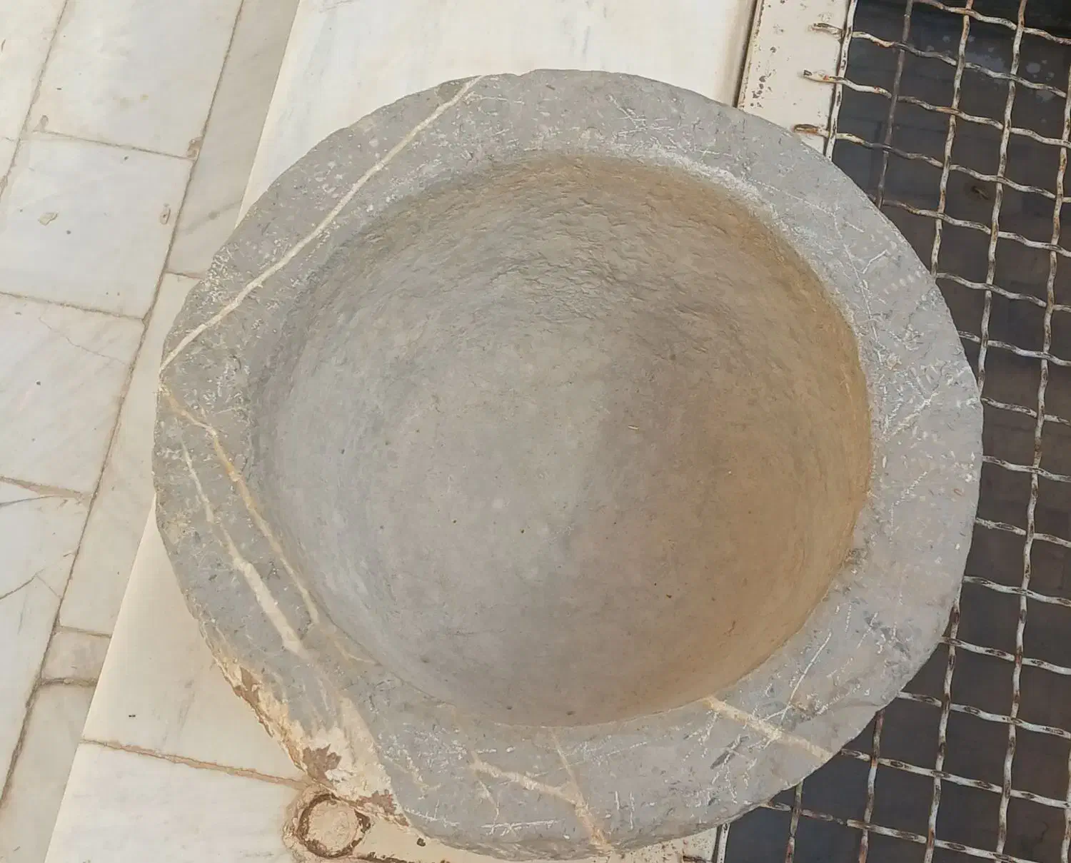 یانه|کلکسیون اشیاء عتیقه|اصفهان, باغ دریاچه|دیوار