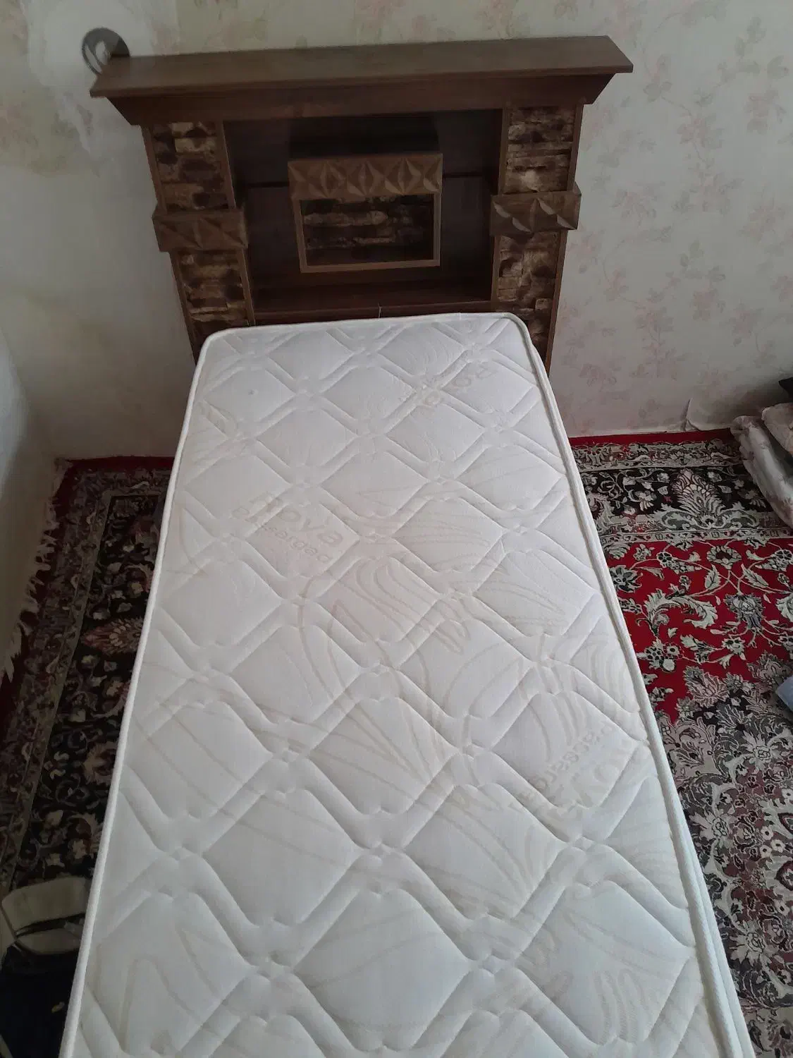 تخت یک نفره|تخت و سرویس خواب|بیجار, |دیوار