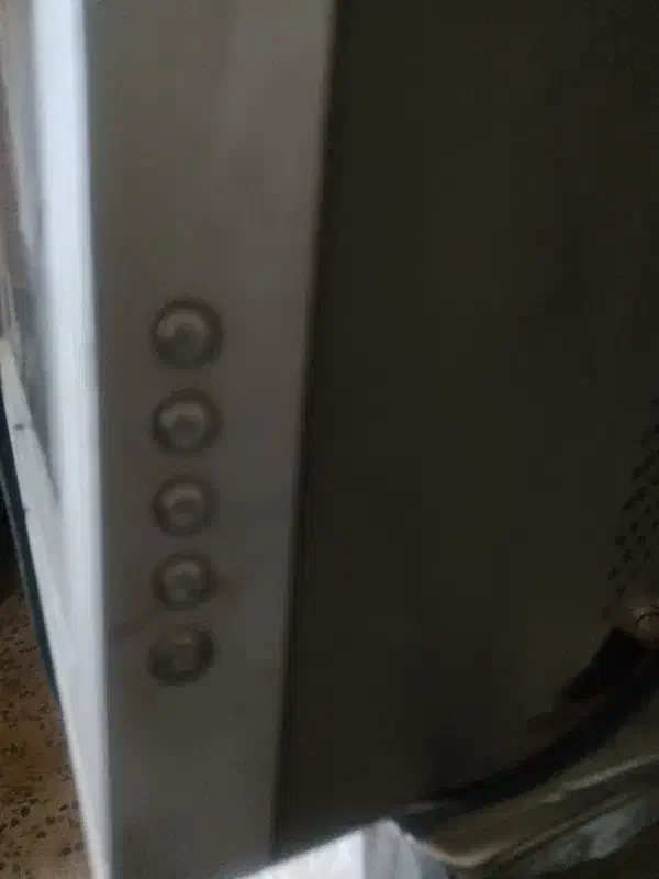 مانیتور قدیمی سامسونگ|قطعات و لوازم جانبی رایانه|چالدران, |دیوار