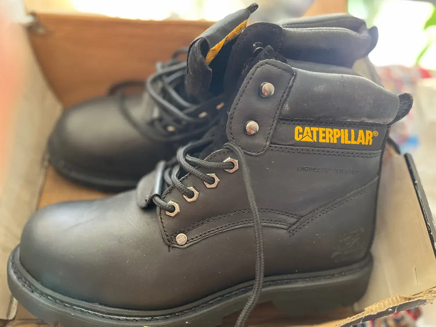 بوت ایمنی کاترپیلار اورجینال|کیف، کفش، کمربند|حاجی آباد, |دیوار