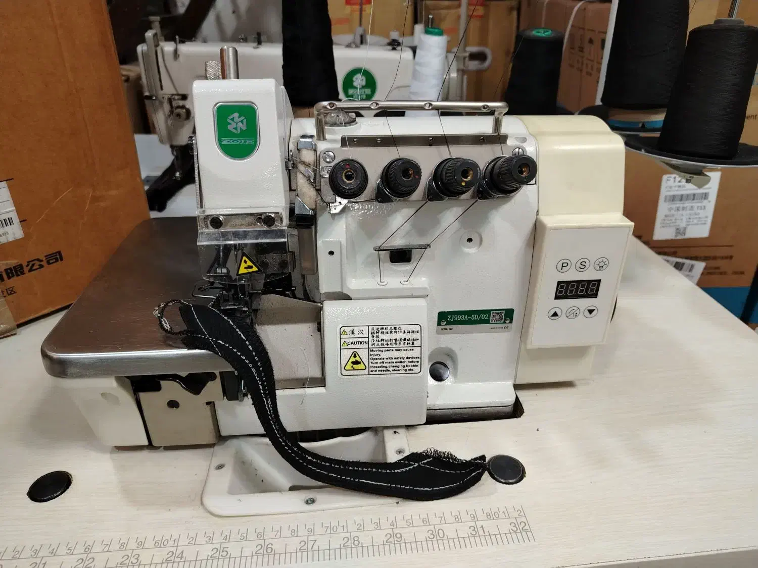 سردوز ۵ نخ سرخود زوجی در حد نو با کارتن|چرخ خیاطی و ریسندگی|شیراز, شاهچراغ|دیوار